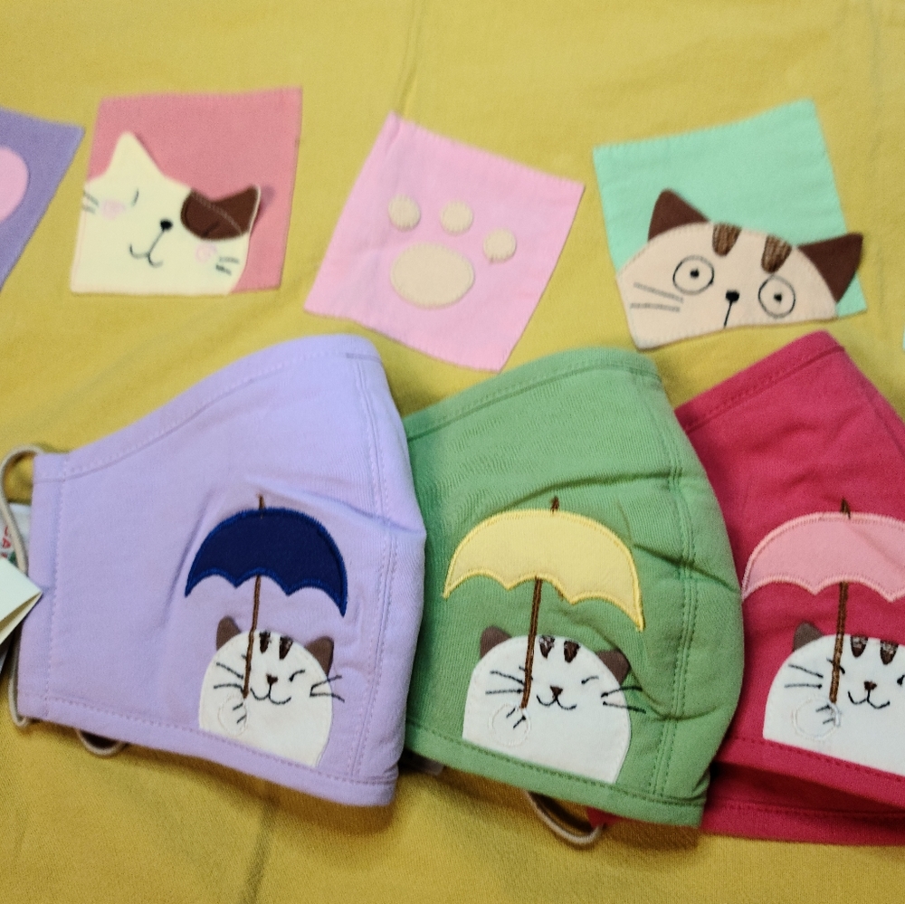 HTF-1 purple Embroidered Cat w umbrella Mask